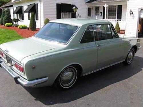 Photo Image Gallery: Toyota Corona in Greenish Silver   (XX3)  YEARS: -