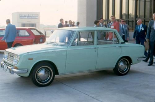 Photo Image Gallery: Toyota Corona in Light Green   (XX5)  YEARS: -