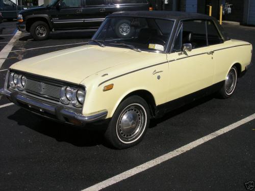 Photo Image Gallery: Toyota Corona in Pale Yellow   (XX9)  YEARS: -