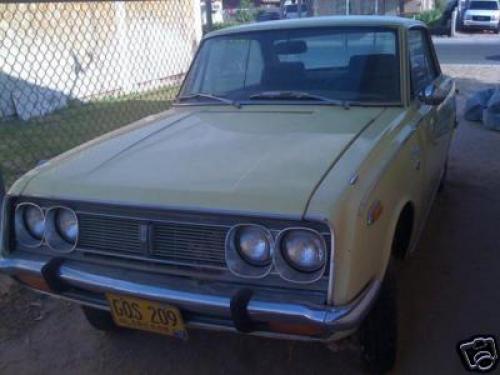 Photo Image Gallery: Toyota Corona in Pale Yellow   (XX9)  YEARS: -