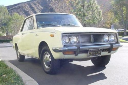 Photo Image Gallery: Toyota Corona in Pale Yellow   (XX9)  YEARS: -