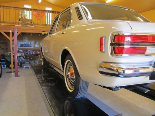 Photo Image Gallery & Touchup Paint: Toyota Corona in White    (007)  YEARS: 1970-1973