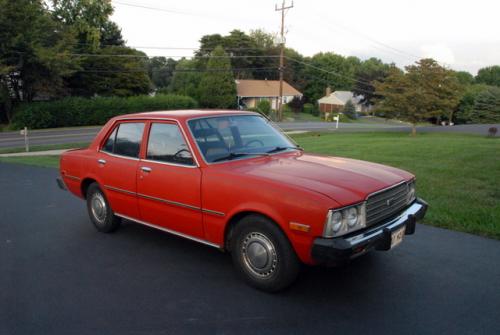 Photo Image Gallery & Touchup Paint: Toyota Corona in Red    (336)  YEARS: 1976-1978