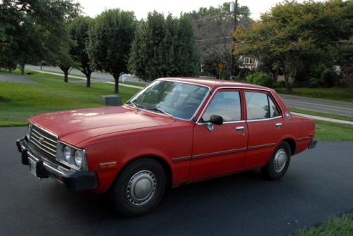 Photo Image Gallery & Touchup Paint: Toyota Corona in Red    (336)  YEARS: 1976-1978