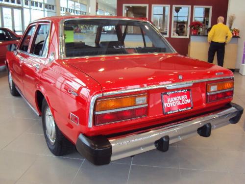 Photo Image Gallery & Touchup Paint: Toyota Corona in Red    (336)  YEARS: 1976-1978