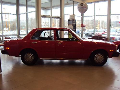 Photo Image Gallery & Touchup Paint: Toyota Corona in Red    (336)  YEARS: 1976-1978
