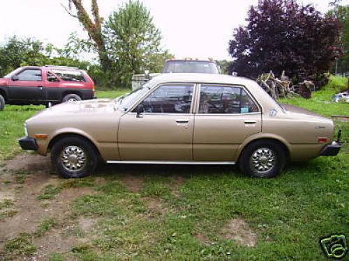 Photo Image Gallery & Touchup Paint: Toyota Corona in Beige    (464)  YEARS: 1977-1978