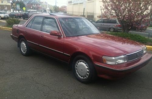 Photo Image Gallery & Touchup Paint: Toyota Cressida in Medium Red Pearl  (3H4)  YEARS: 1989-1990