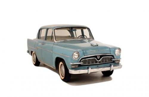 Photo Image Gallery & Touchup Paint: Toyota Crown in Capri Blue   (T310)  YEARS: 1958-1960