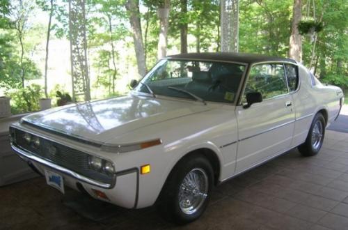 Photo Image Gallery: Toyota Crown in White    (XX1)  YEARS: -