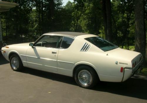 Photo Image Gallery: Toyota Crown in White    (XX1)  YEARS: -