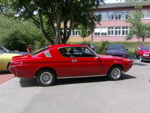 Photo Image Gallery: Toyota Crown in Red    (XX3)  YEARS: -