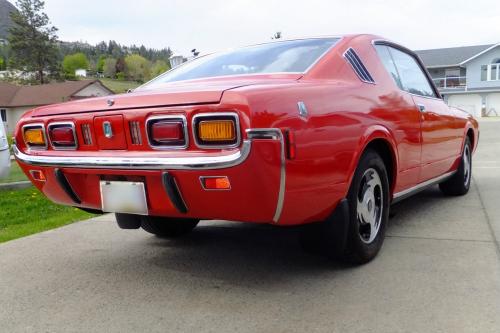 Photo Image Gallery: Toyota Crown in Red    (XX3)  YEARS: -