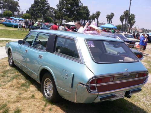 Photo Image Gallery: Toyota Crown in Light Blue Metallic  (XX4)  YEARS: -