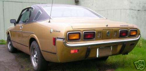 Photo Image Gallery: Toyota Crown in Gold Metallic   (XXX)  YEARS: -