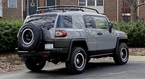 Photo Image Gallery & Touchup Paint: Toyota Fjcruiser in Cement Gray   (1H5)  YEARS: 2013-2013