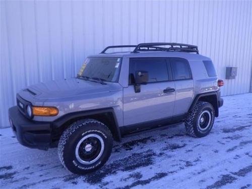 Photo Image Gallery & Touchup Paint: Toyota Fjcruiser in Cement Gray   (1H5)  YEARS: 2013-2013
