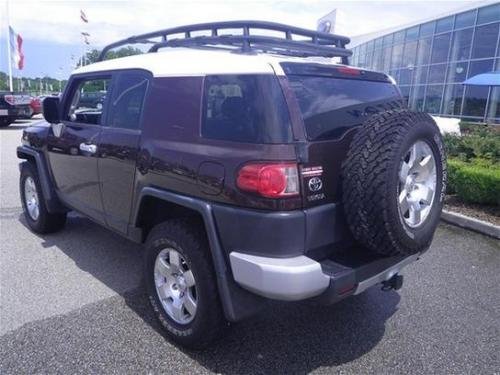 Photo Image Gallery & Touchup Paint: Toyota Fjcruiser in Black Cherry Pearl  (2JT)  YEARS: 2007-2007