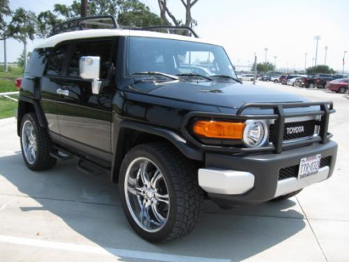 Photo Image Gallery & Touchup Paint: Toyota Fjcruiser in Black    (2KC)  YEARS: 2009-2014