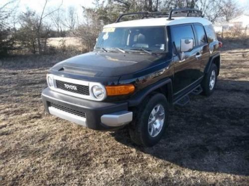 Photo Image Gallery & Touchup Paint: Toyota Fjcruiser in Black    (2KC)  YEARS: 2009-2014