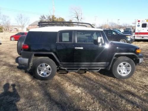 Photo Image Gallery & Touchup Paint: Toyota Fjcruiser in Black    (2KC)  YEARS: 2009-2014