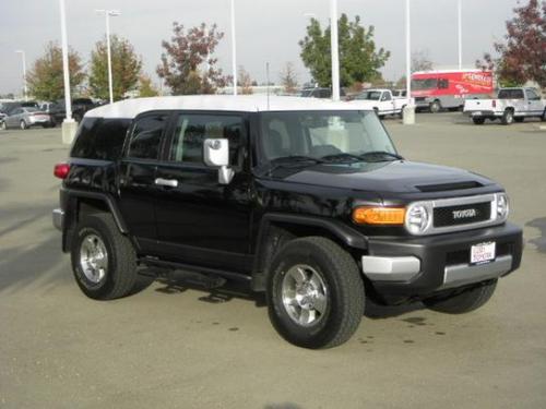 Photo Image Gallery & Touchup Paint: Toyota Fjcruiser in Black    (2KC)  YEARS: 2009-2014