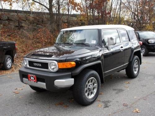 Photo Image Gallery & Touchup Paint: Toyota Fjcruiser in Black    (2KC)  YEARS: 2009-2014