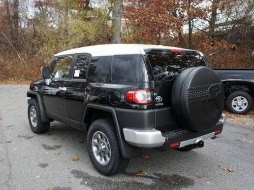 Photo Image Gallery & Touchup Paint: Toyota Fjcruiser in Black    (2KC)  YEARS: 2009-2014