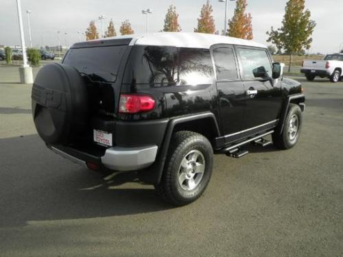 Photo Image Gallery & Touchup Paint: Toyota Fjcruiser in Black    (2KC)  YEARS: 2009-2014