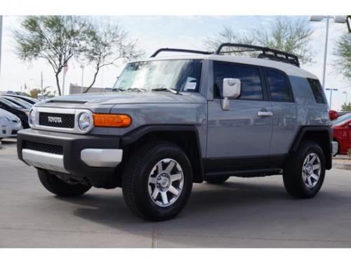 Photo Image Gallery & Touchup Paint: Toyota Fjcruiser in Cement Gray   (2KY)  YEARS: 2014-2014