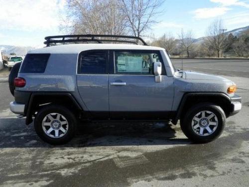Photo Image Gallery & Touchup Paint: Toyota Fjcruiser in Cement Gray   (2KY)  YEARS: 2014-2014