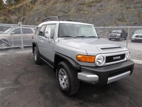 Photo Image Gallery & Touchup Paint: Toyota Fjcruiser in Cement Gray   (2KY)  YEARS: 2014-2014