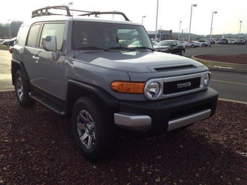 Photo Image Gallery & Touchup Paint: Toyota Fjcruiser In Cement Gray (2ky)