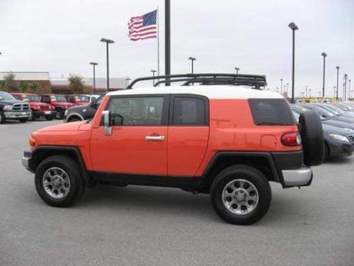 Photo Image Gallery & Touchup Paint: Toyota Fjcruiser in Magma    (2LF)  YEARS: 2013-2014
