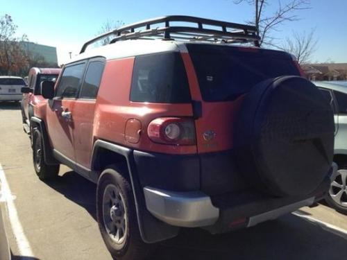 Photo Image Gallery & Touchup Paint: Toyota Fjcruiser in Magma    (2LF)  YEARS: 2013-2014