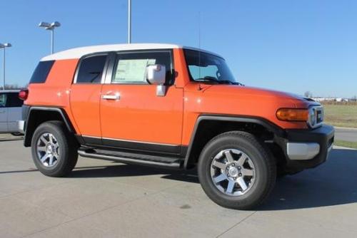 Photo Image Gallery & Touchup Paint: Toyota Fjcruiser in Magma    (2LF)  YEARS: 2013-2014