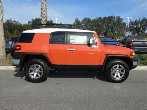 Photo Image Gallery & Touchup Paint: Toyota Fjcruiser in Magma    (2LF)  YEARS: 2013-2014