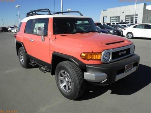Photo Image Gallery & Touchup Paint: Toyota Fjcruiser in Magma    (2LF)  YEARS: 2013-2014