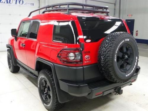 Photo Image Gallery & Touchup Paint: Toyota Fjcruiser in Radiant Red   (3L5)  YEARS: 2012-2012