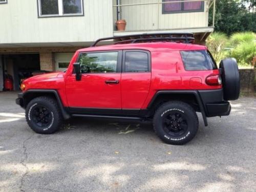 Photo Image Gallery & Touchup Paint: Toyota Fjcruiser in Radiant Red   (3L5)  YEARS: 2012-2012