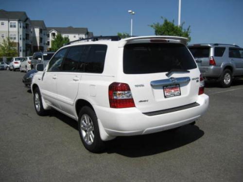 Photo Image Gallery & Touchup Paint: Toyota Highlander in Super White   (040)  YEARS: 2001-2007