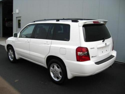 Photo Image Gallery & Touchup Paint: Toyota Highlander in Super White   (040)  YEARS: 2001-2007