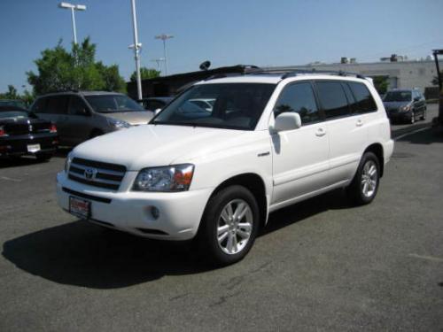 Photo Image Gallery & Touchup Paint: Toyota Highlander in Super White   (040)  YEARS: 2001-2007