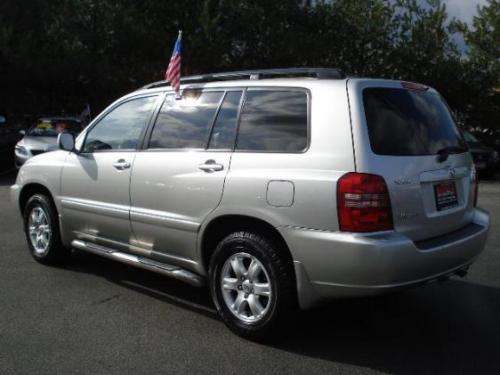 Photo Image Gallery & Touchup Paint: Toyota Highlander in Millennium Silver Metallic  (1C0)  YEARS: 2006-2007