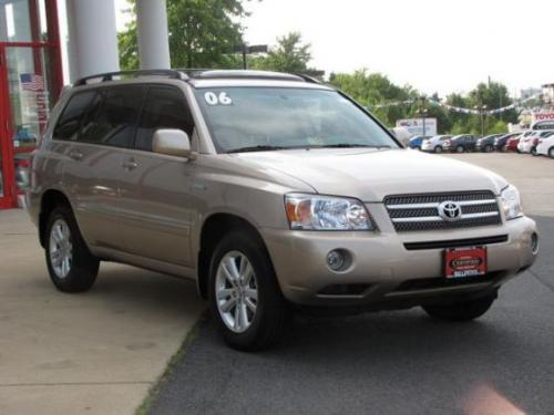 Photo Image Gallery & Touchup Paint: Toyota Highlander in Sonora Gold Pearl  (4R3)  YEARS: 2004-2007