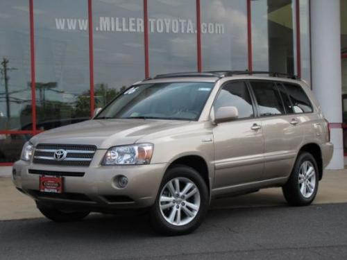 Photo Image Gallery & Touchup Paint: Toyota Highlander in Sonora Gold Pearl  (4R3)  YEARS: 2004-2007