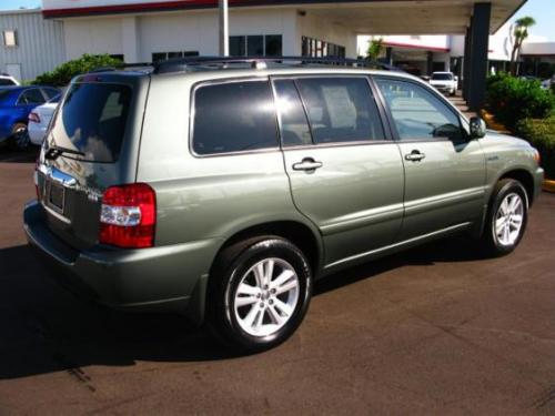 Photo Image Gallery & Touchup Paint: Toyota Highlander in Oasis Green Pearl  (6T5)  YEARS: 2007-2007