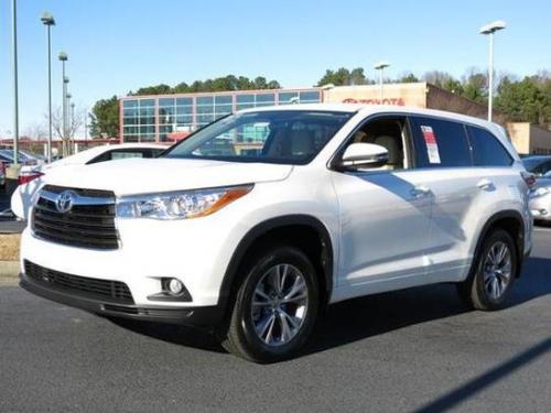 Photo Image Gallery & Touchup Paint: Toyota Highlander in Blizzard Pearl   (070)  YEARS: 2014-2017