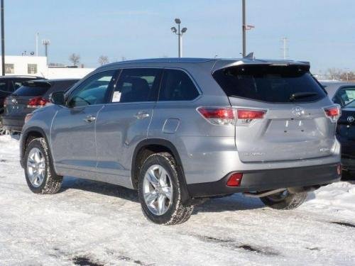Photo Image Gallery & Touchup Paint: Toyota Highlander in Silver Sky Metallic  (1D6)  YEARS: 2014-2016