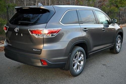 Photo Image Gallery & Touchup Paint: Toyota Highlander in Predawn Gray Mica  (1H1)  YEARS: 2014-2017